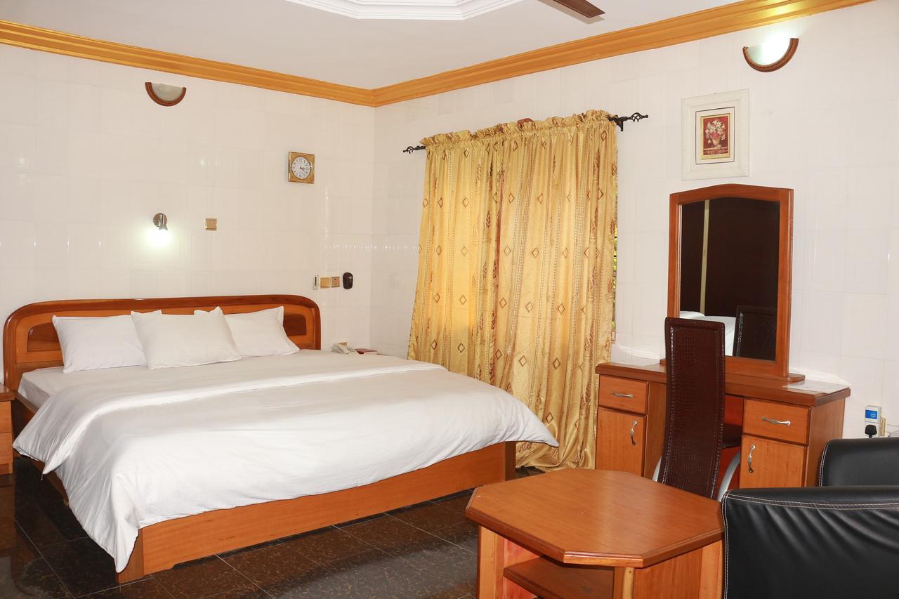 Cute Villa Hotel And Suites Uyo Exterior photo