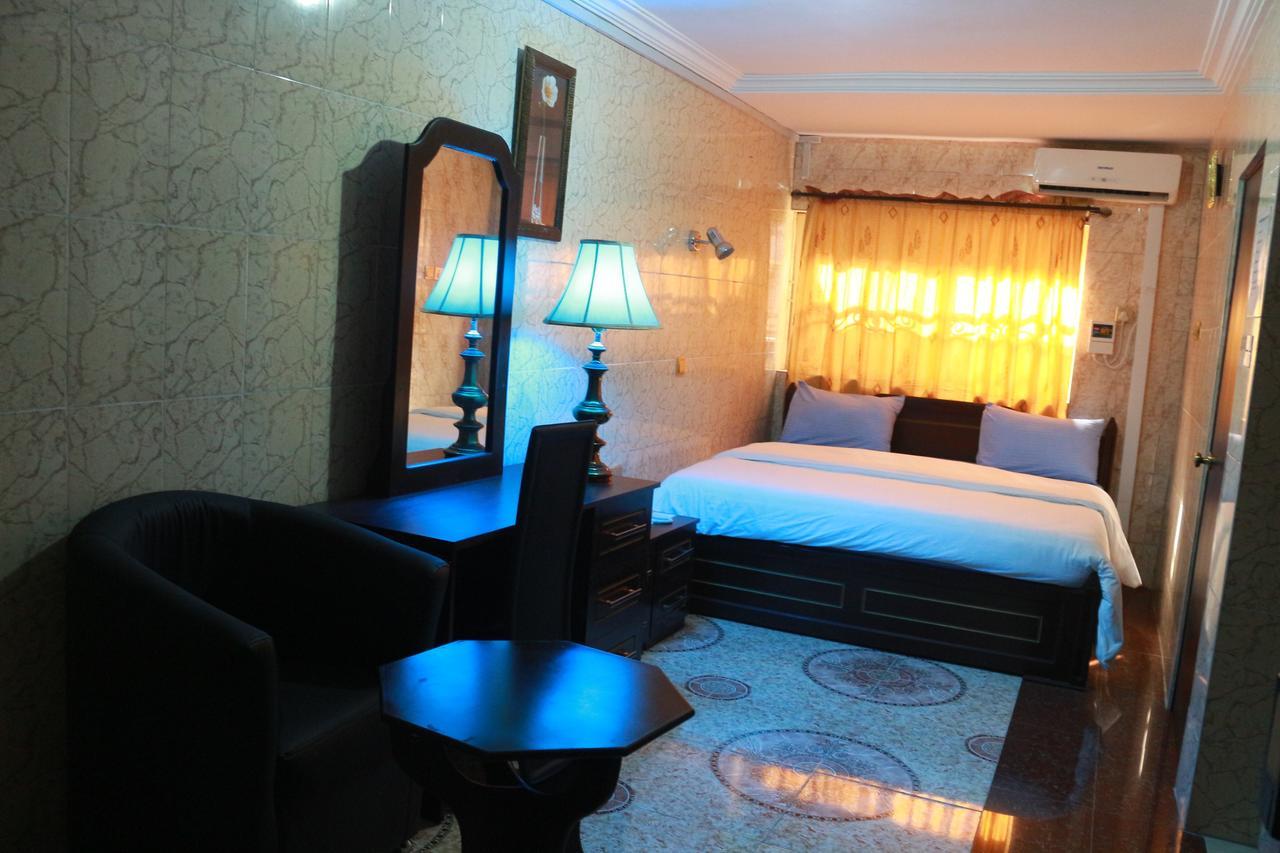 Cute Villa Hotel And Suites Uyo Exterior photo
